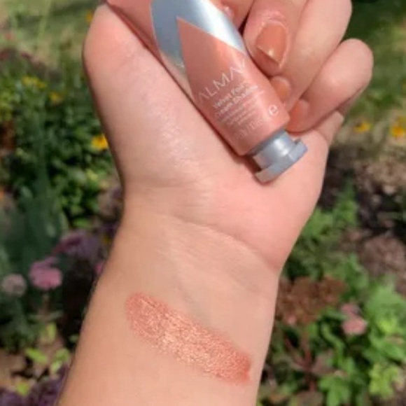 Almay Velvet Foil cream eyeshadow - Picture 4 of 5
